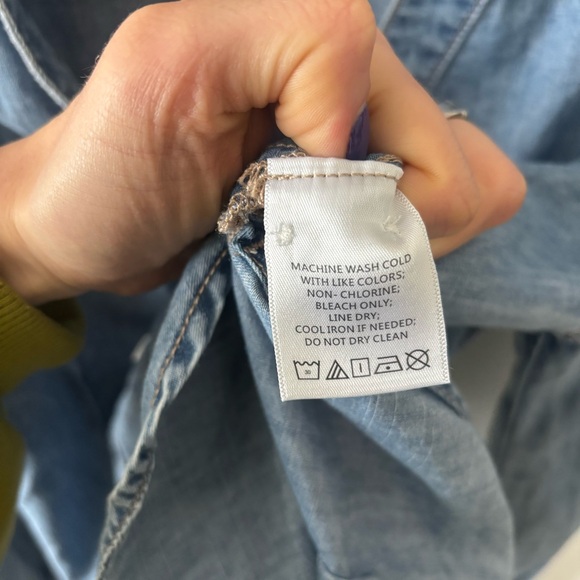 Veronica Beard Sedona Chambray Denim Blouse Sz 4 Quiet Luxury Coastal Feminine - Picture 12 of 12